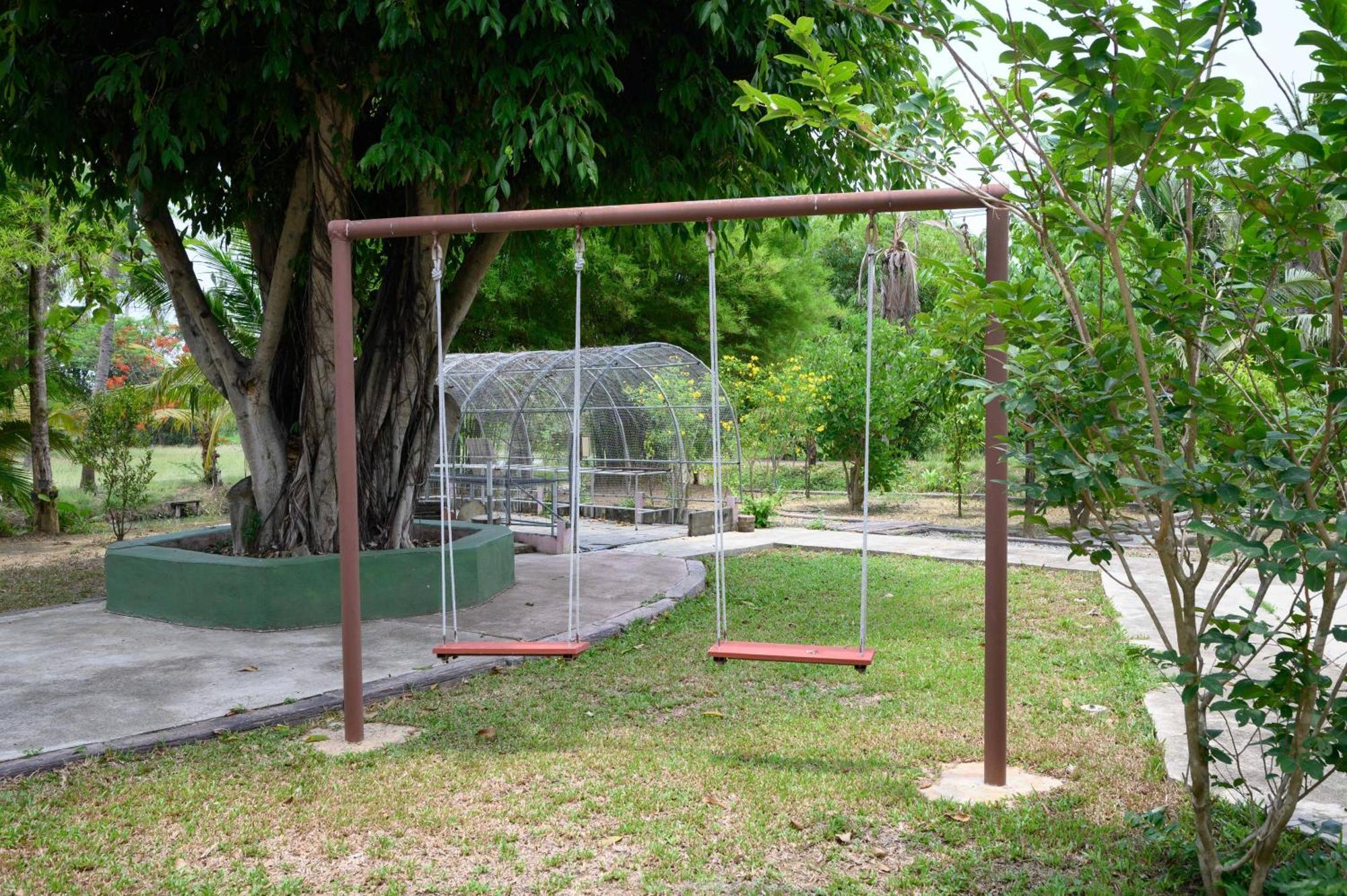 Busaya Resort & Cuisine Nakhonpathom Kültér fotó