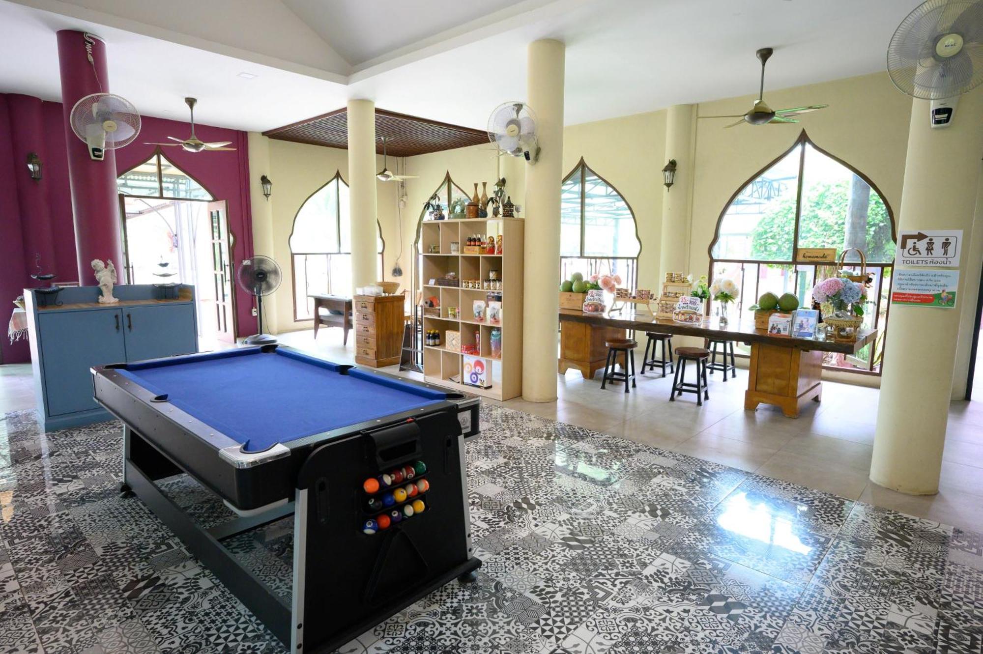 Busaya Resort & Cuisine Nakhonpathom Kültér fotó